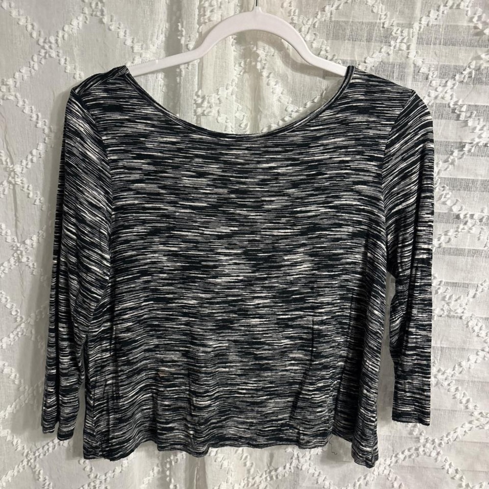 Grey and black long sleeve with open back twist detail‎